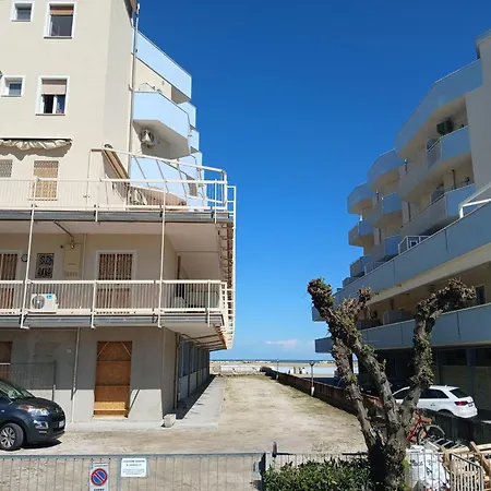 Cn010 - Cesenatico, Ampio Trilocale Fronte Mare Con Inclusa * Cesenatico